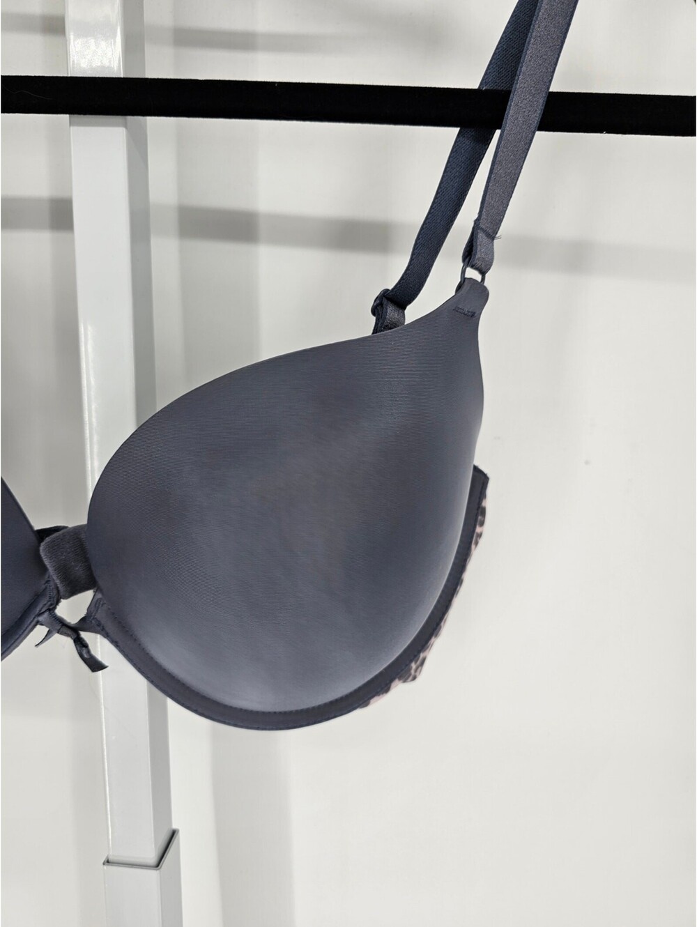 Victorias Secret Sz 36D Push Up Bra Padded Gray Leopard Print - Picture 2 of 5